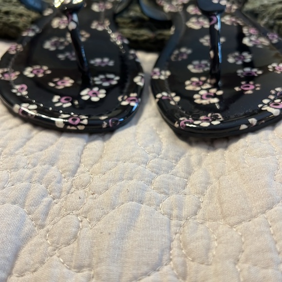 Tory Burch Miller Black Stamped Floral 9.5 EUC - Picture 3 of 6